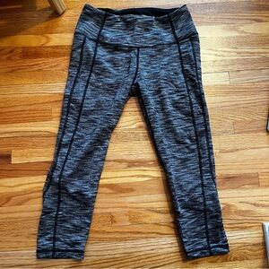 Victoria’s Secret knockout capri tights